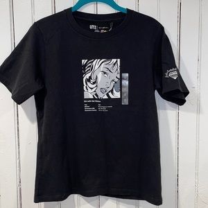 Short sleeve UNIQLO shirt.